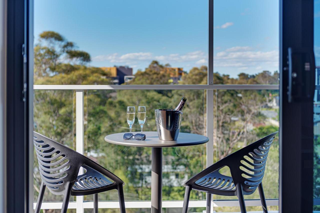 Littomore Suites Kingswood 彭里斯 外观 照片